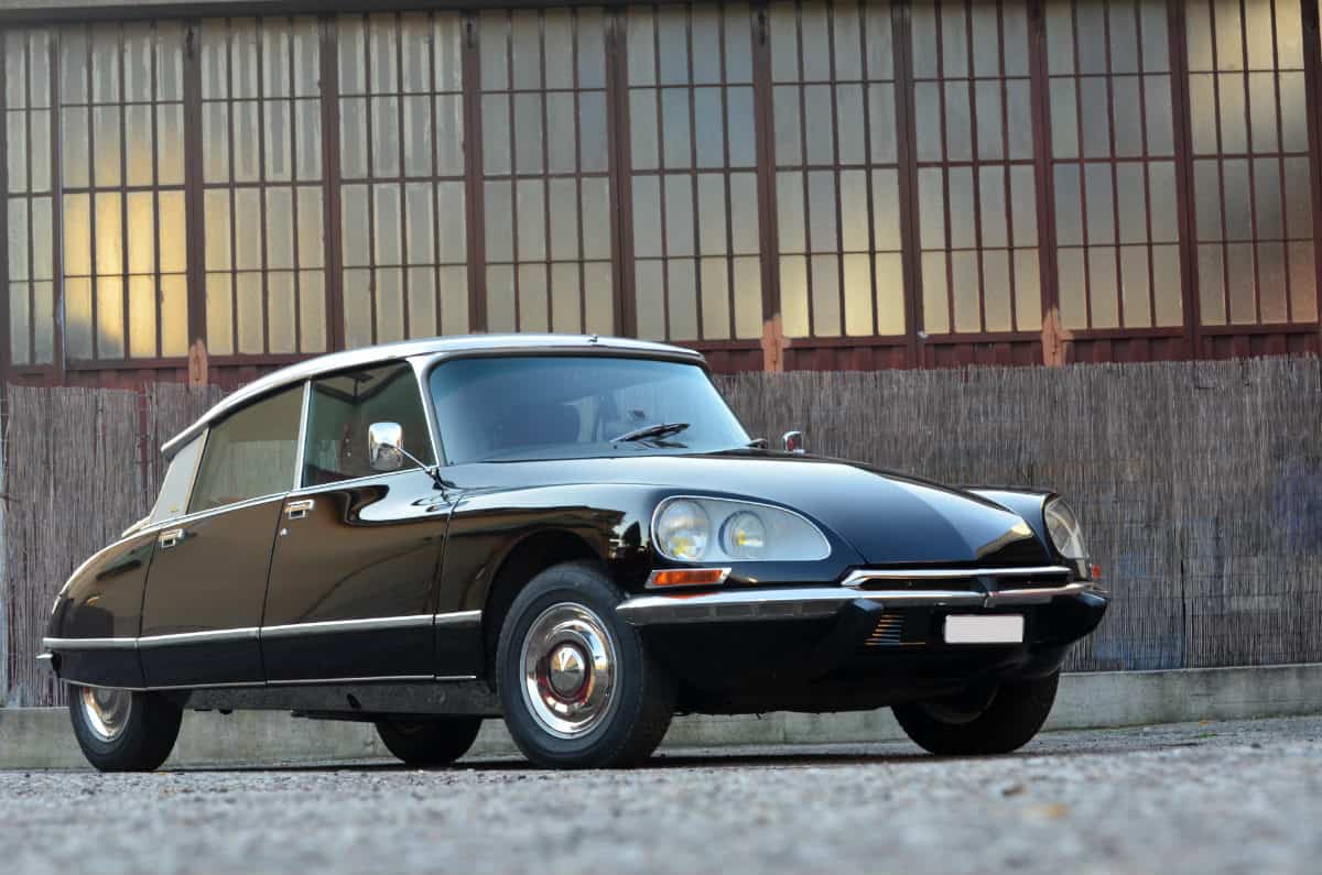 iconic cars of the 60's - Citroën DS