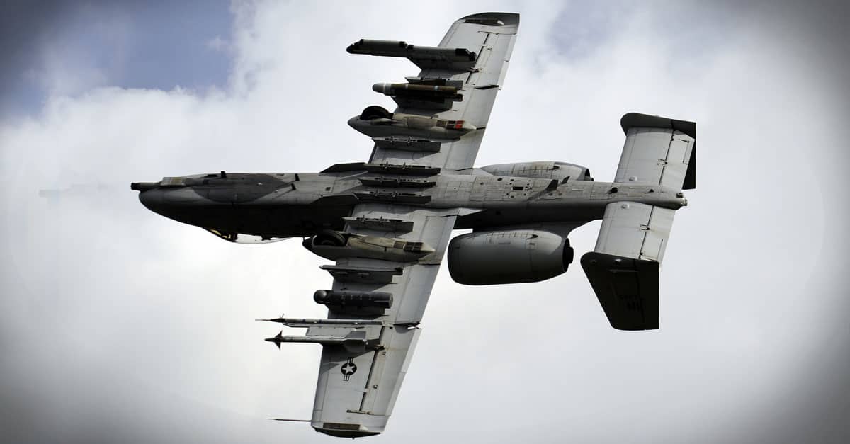 A-10_A-10 Thunderbolt II does a show of force maneuver