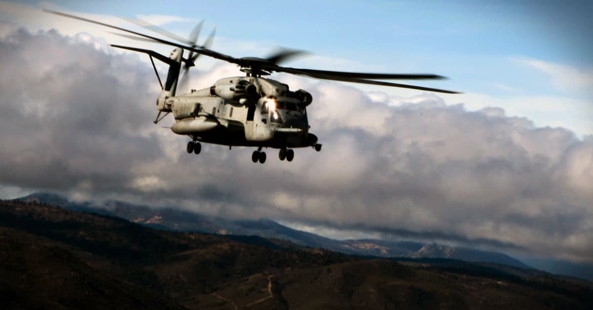 CH-53E_A CH-53E Super Stallion flies in formation during a flight in El Centro, Calif