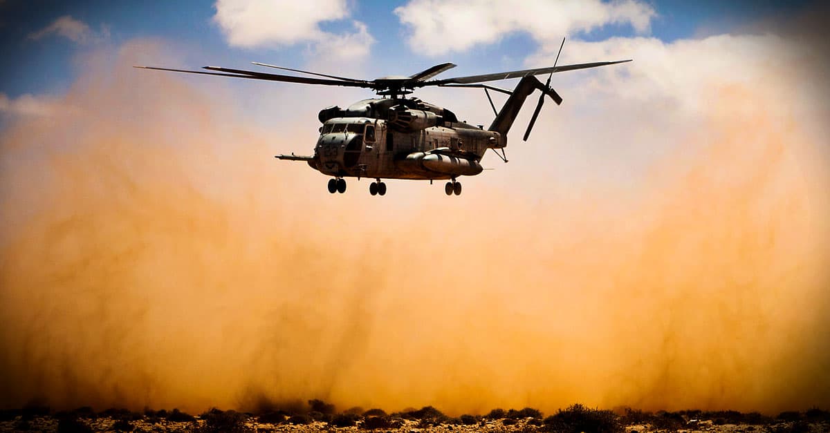 CH-53E_A CH-53E Super Stallion helicopter transports Marines from 81 mm mortar platoon to the USS Iwo Jima