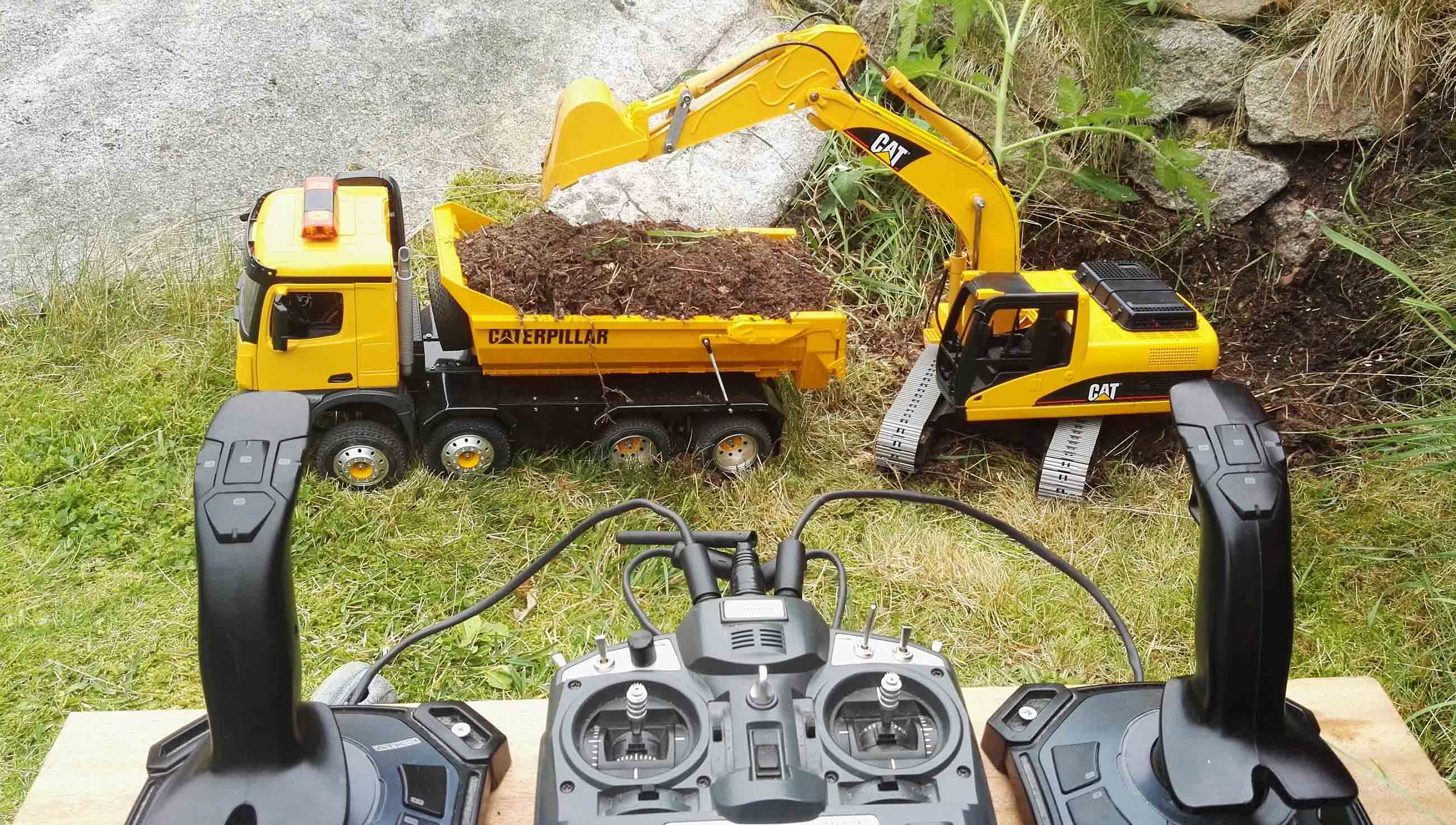RC Excavator CAT Joysticks