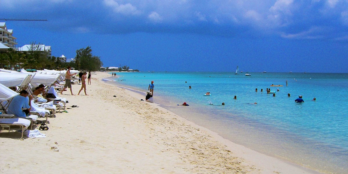 seven-mile-beach-grand-cayman(Destination 360)